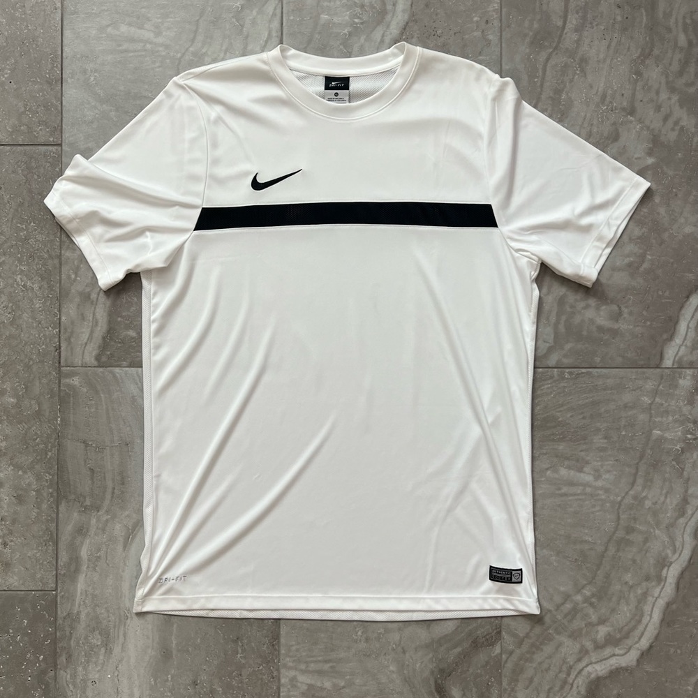Nike men’s dry fit shirt. Size XL
